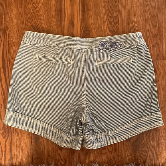 Worn once — Lucky Brand striped modest cute shorts size 27 / 4 - Picture 2 of 5